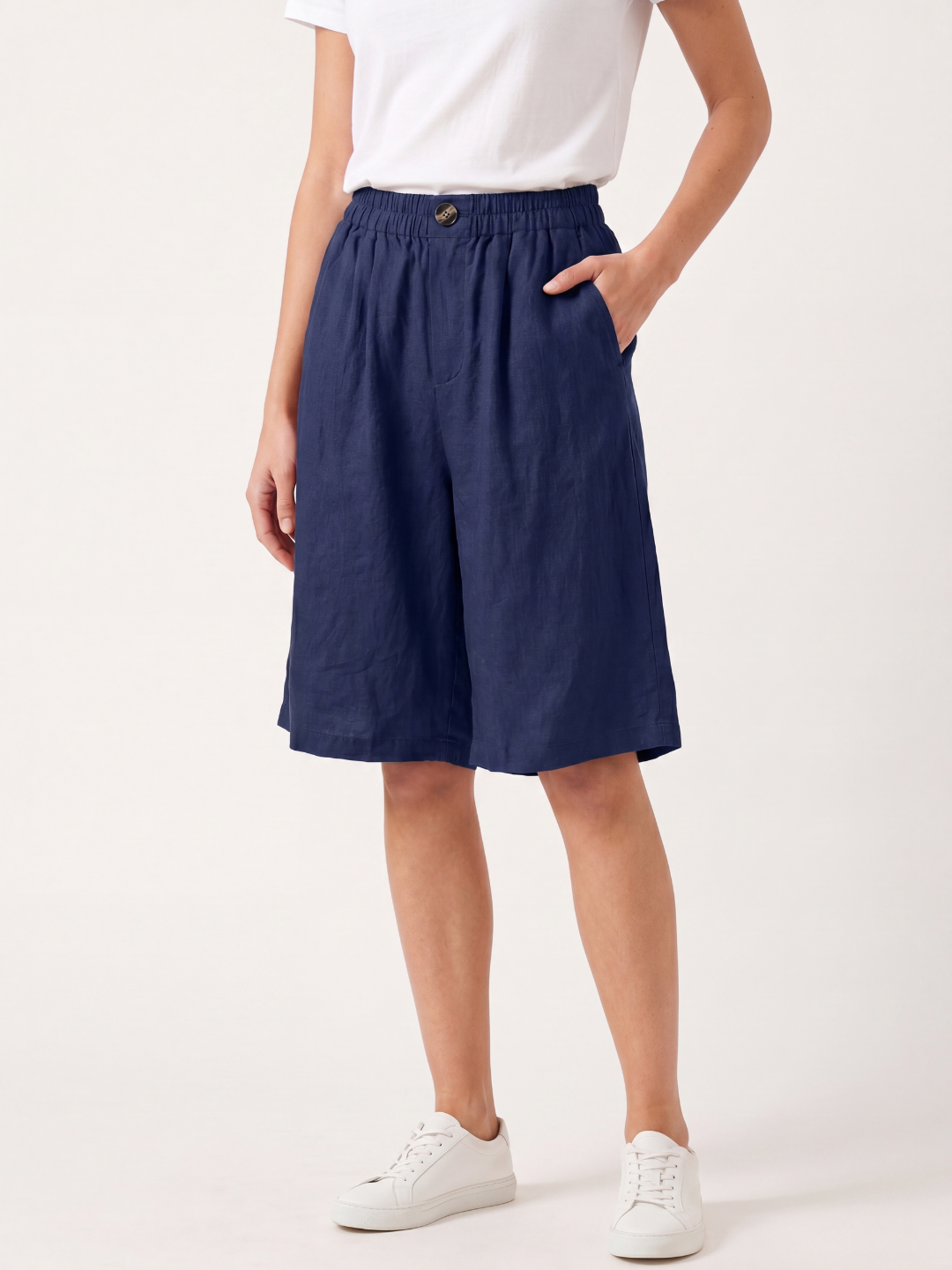MARLOWE Women's Relaxed Mid-Thigh Comfort Shorts with Pockets