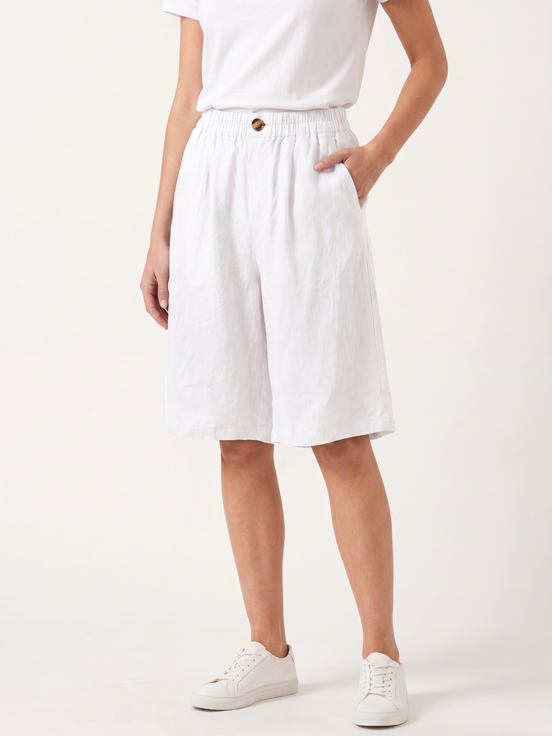 MARLOWE Women's Relaxed Mid-Thigh Comfort Shorts with Pockets