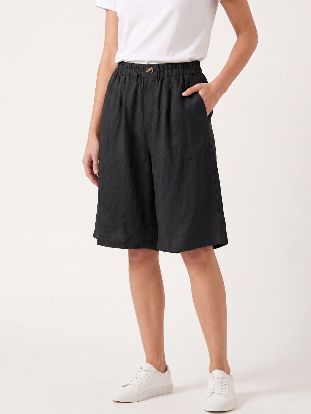 MARLOWE Women's Relaxed Mid-Thigh Comfort Shorts with Pockets