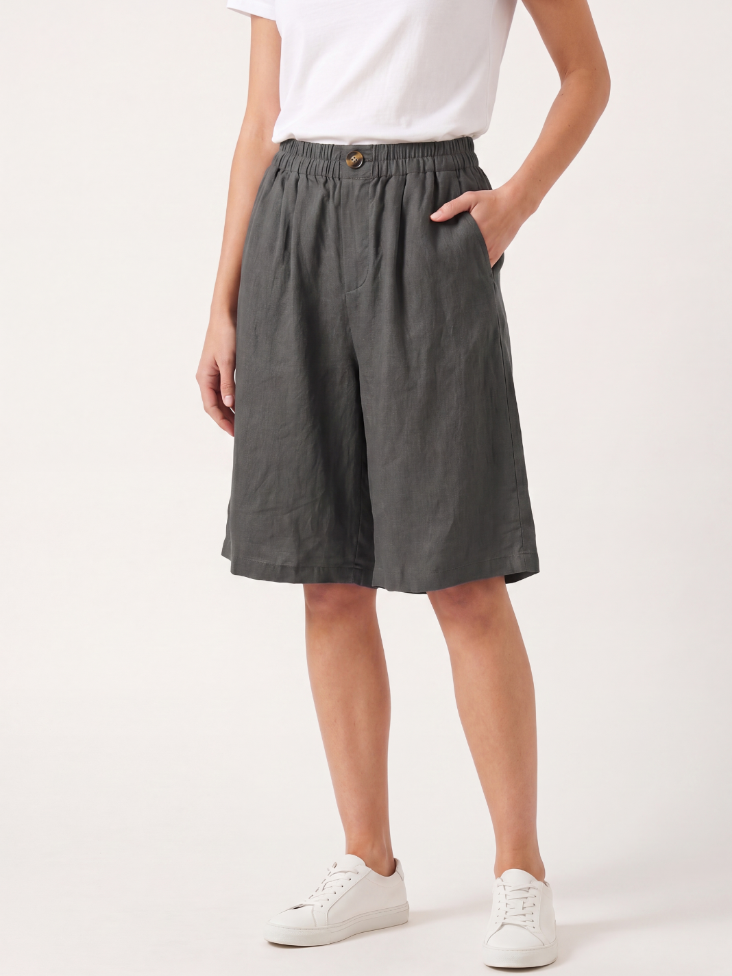 MARLOWE Women's Relaxed Mid-Thigh Comfort Shorts with Pockets