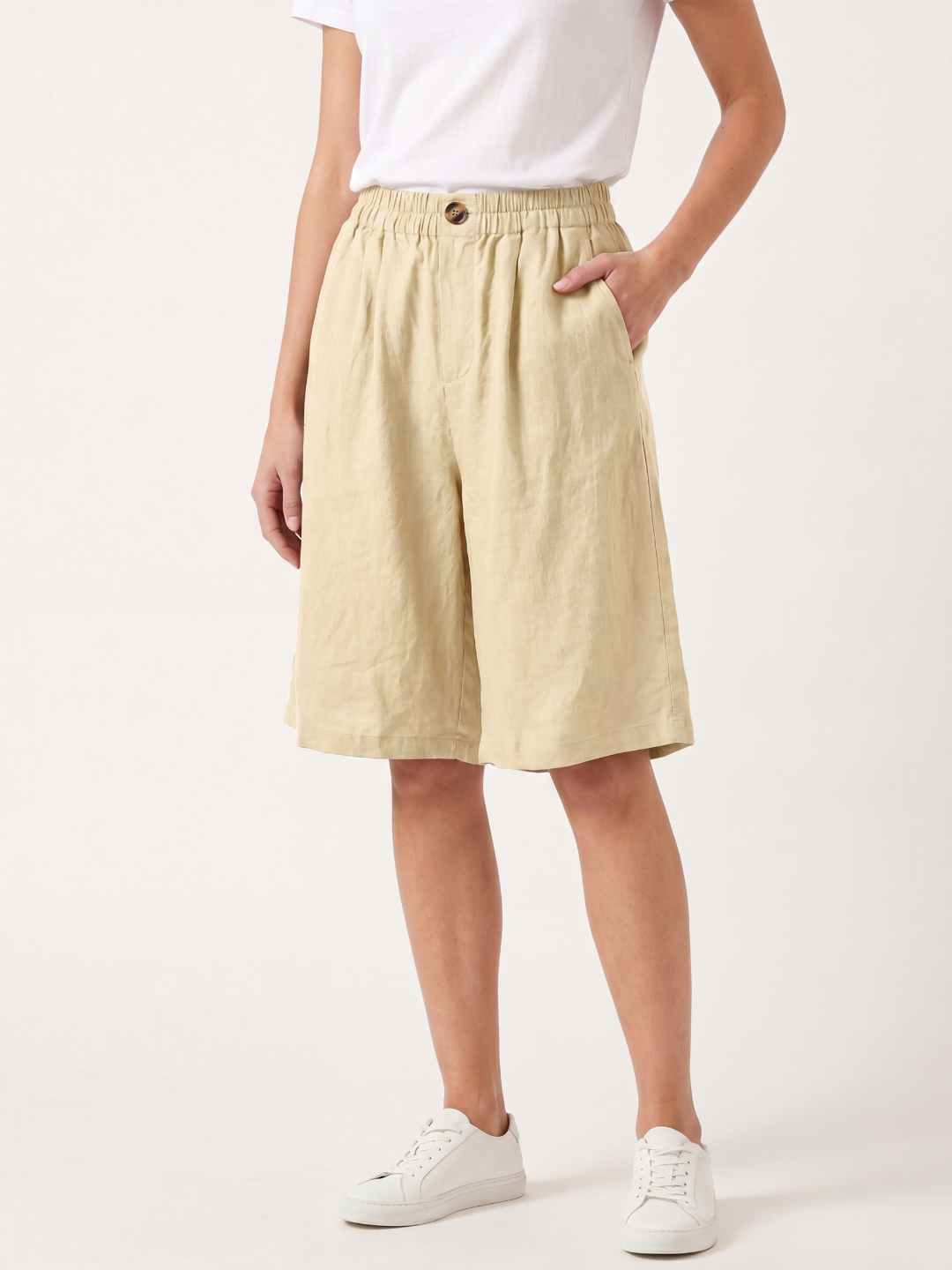 MARLOWE Women's Relaxed Mid-Thigh Comfort Shorts with Pockets