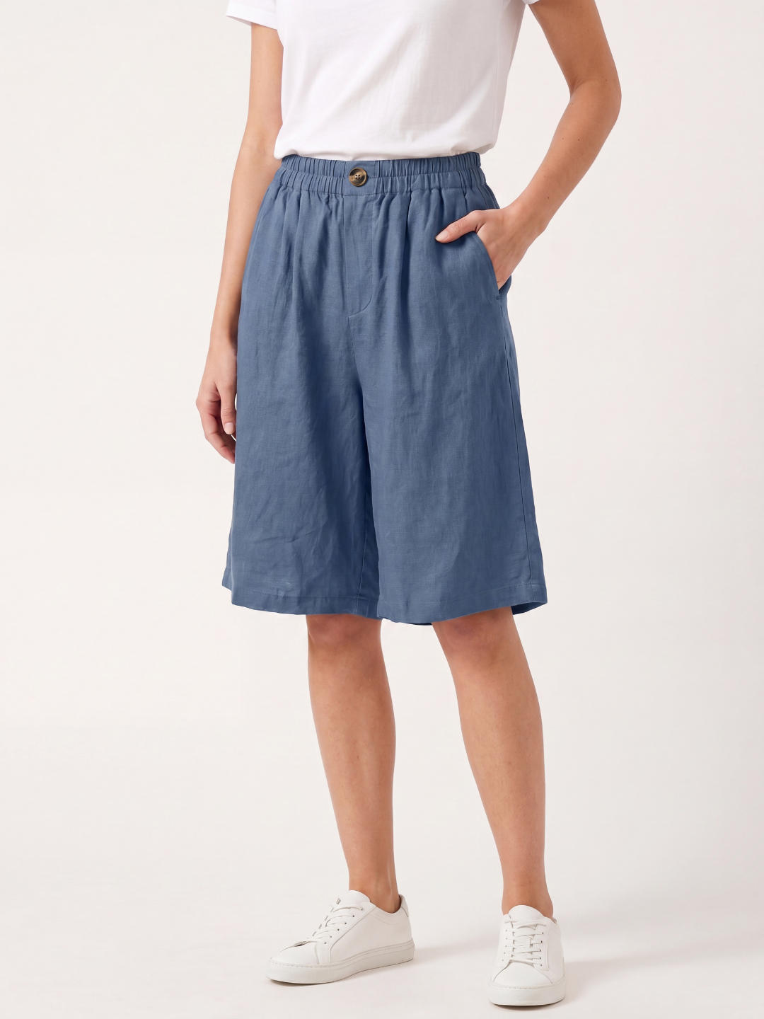 MARLOWE Women's Relaxed Mid-Thigh Comfort Shorts with Pockets